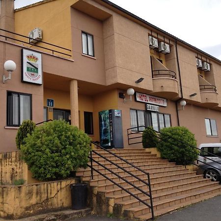 Hotel Restaurante Jarilla Bagian luar foto