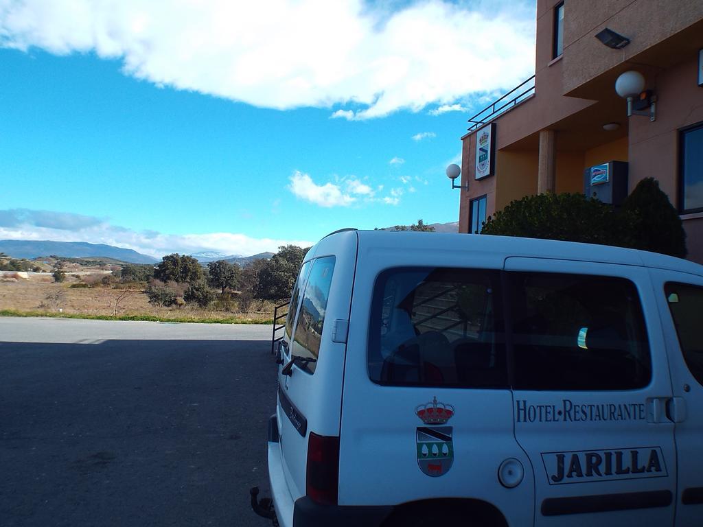 Hotel Restaurante Jarilla Bagian luar foto