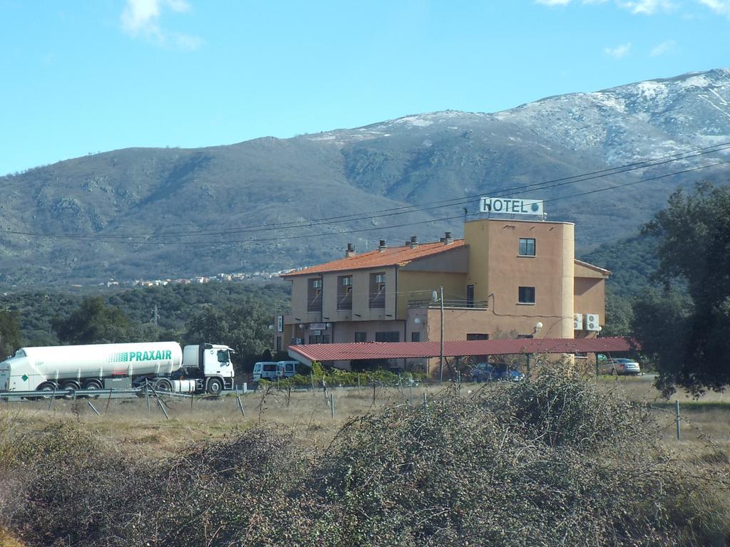 Hotel Restaurante Jarilla Bagian luar foto