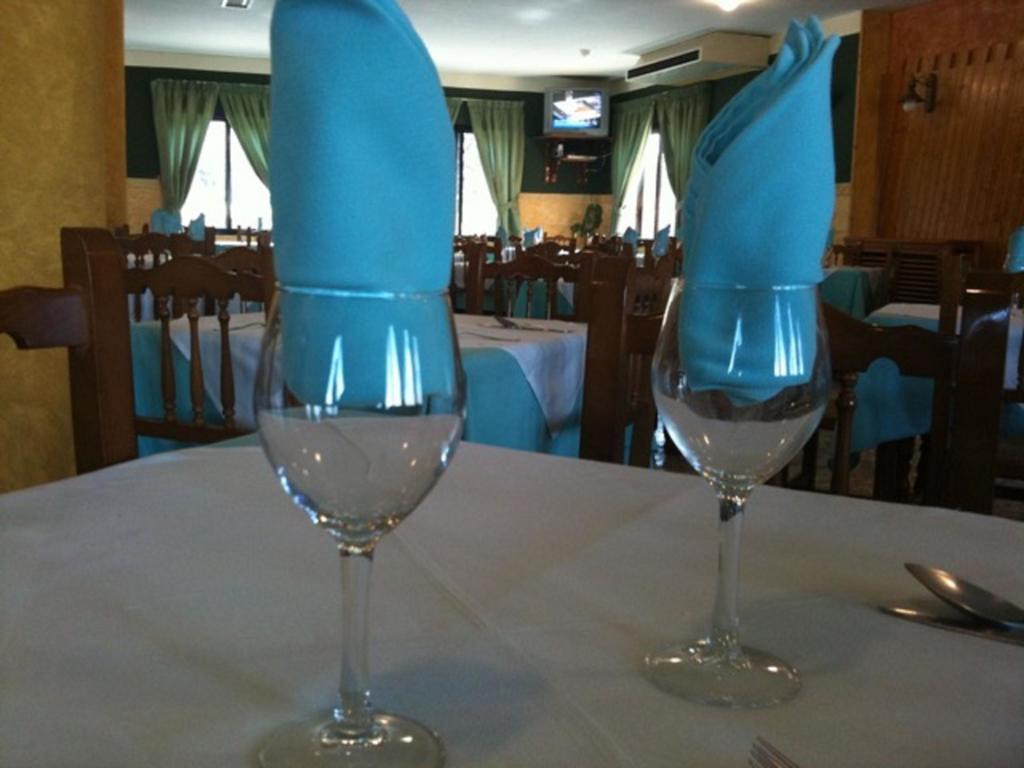 Hotel Restaurante Jarilla Bagian luar foto