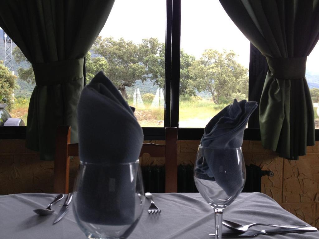 Hotel Restaurante Jarilla Bagian luar foto