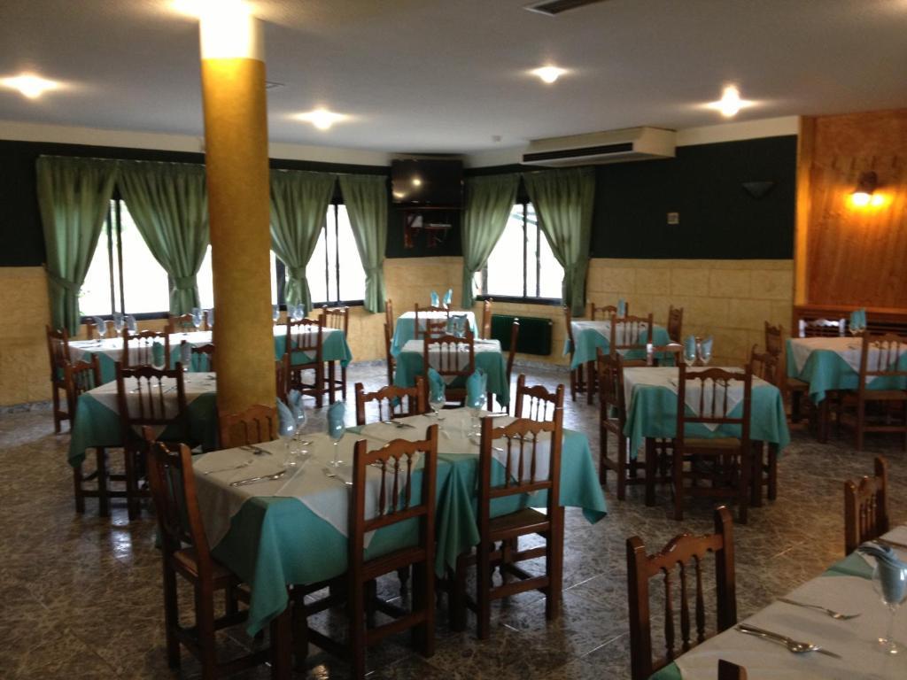 Hotel Restaurante Jarilla Bagian luar foto